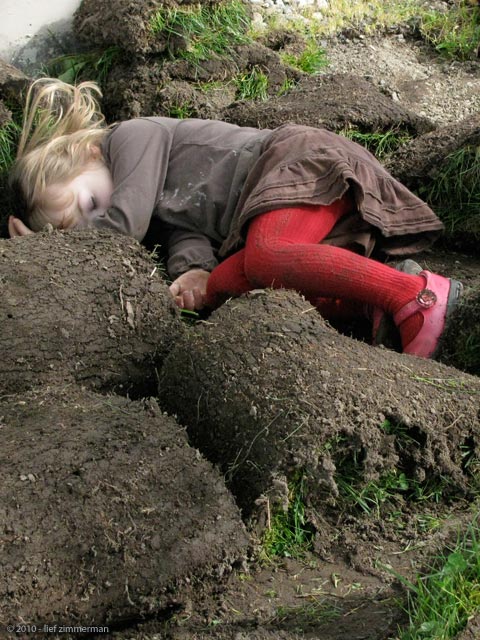 iz becoming one wit yer dirt